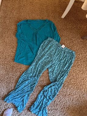 Claiborne Teal Lace-Trim Long Sleeve Top & Printed Lounge Pants